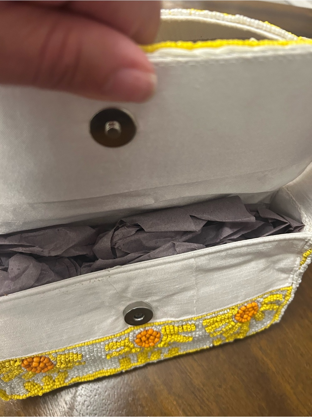 NWT SOL and MER Daisy 🌼 beaded handbag. - Picture 16 of 16